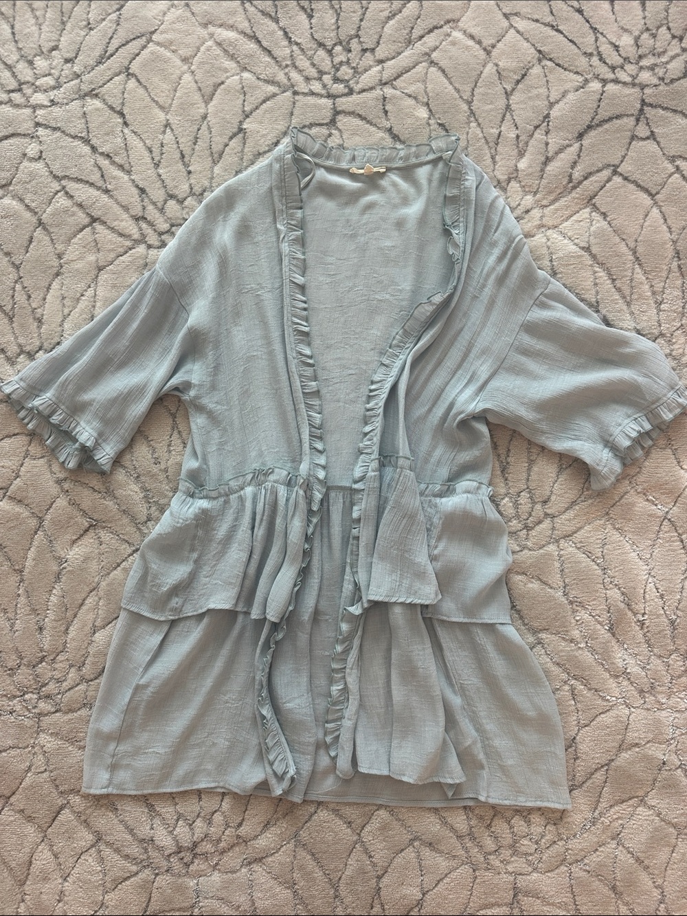 easel pale blue textured ruffle top